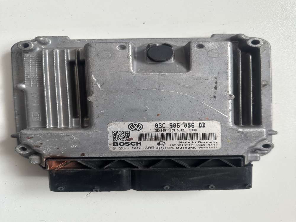 VW GOLF 1.6 FSİ MED9.5.10 MOTOR BEYNİ