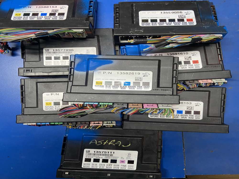 13582619 Opel Astra J BMC Beyni Modülü