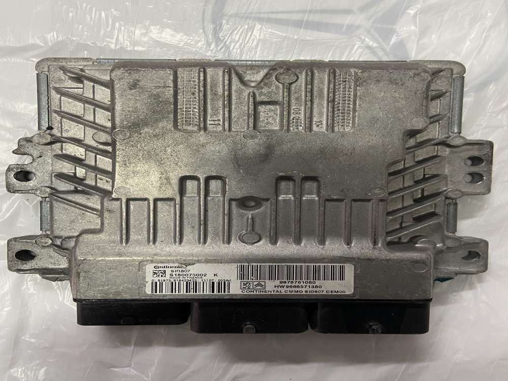 Citroen C4 Motor Beyni 9676761080 HW9666571380